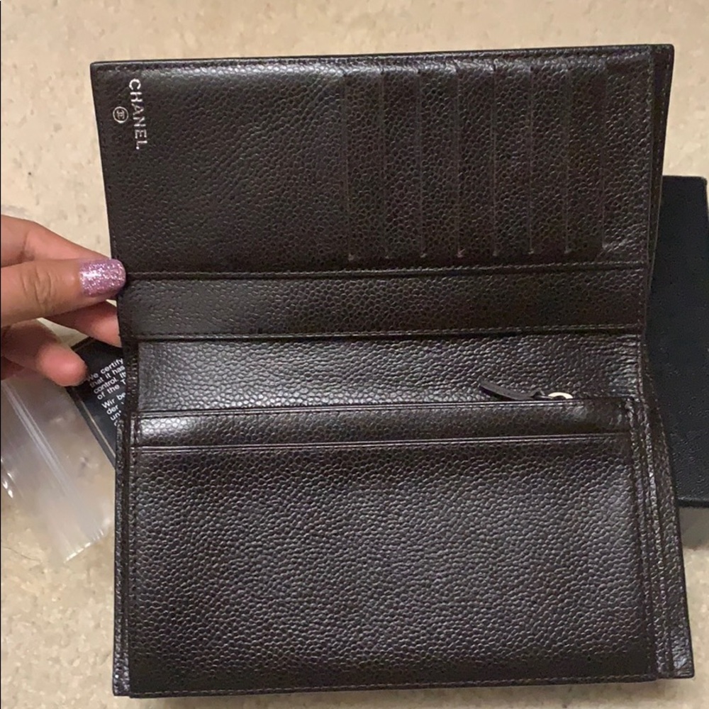 Chanel Wallet - Picture 2 of 3